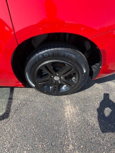 Used 2022 Dodge Charger SXT RWD image 18