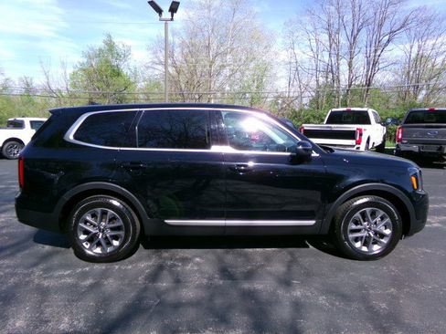 Used 2024 Kia Telluride LX image 10