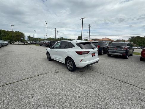 Certified 2023 Ford Escape ST-Line w/ Tech Pack #1 AWD/4WD image 3