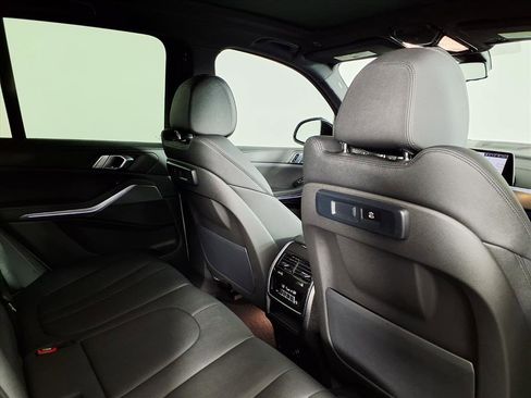 Used 2022 BMW X5 xDrive40i w/ Premium Package image 12