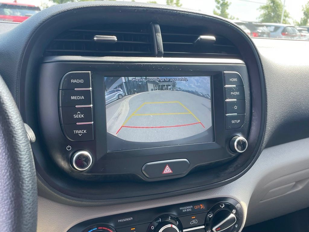 Used 2020 Kia Soul LX FWD image 16
