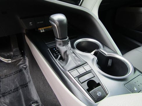 Used 2018 Toyota Camry XLE w/ Audio Package FWD image 19