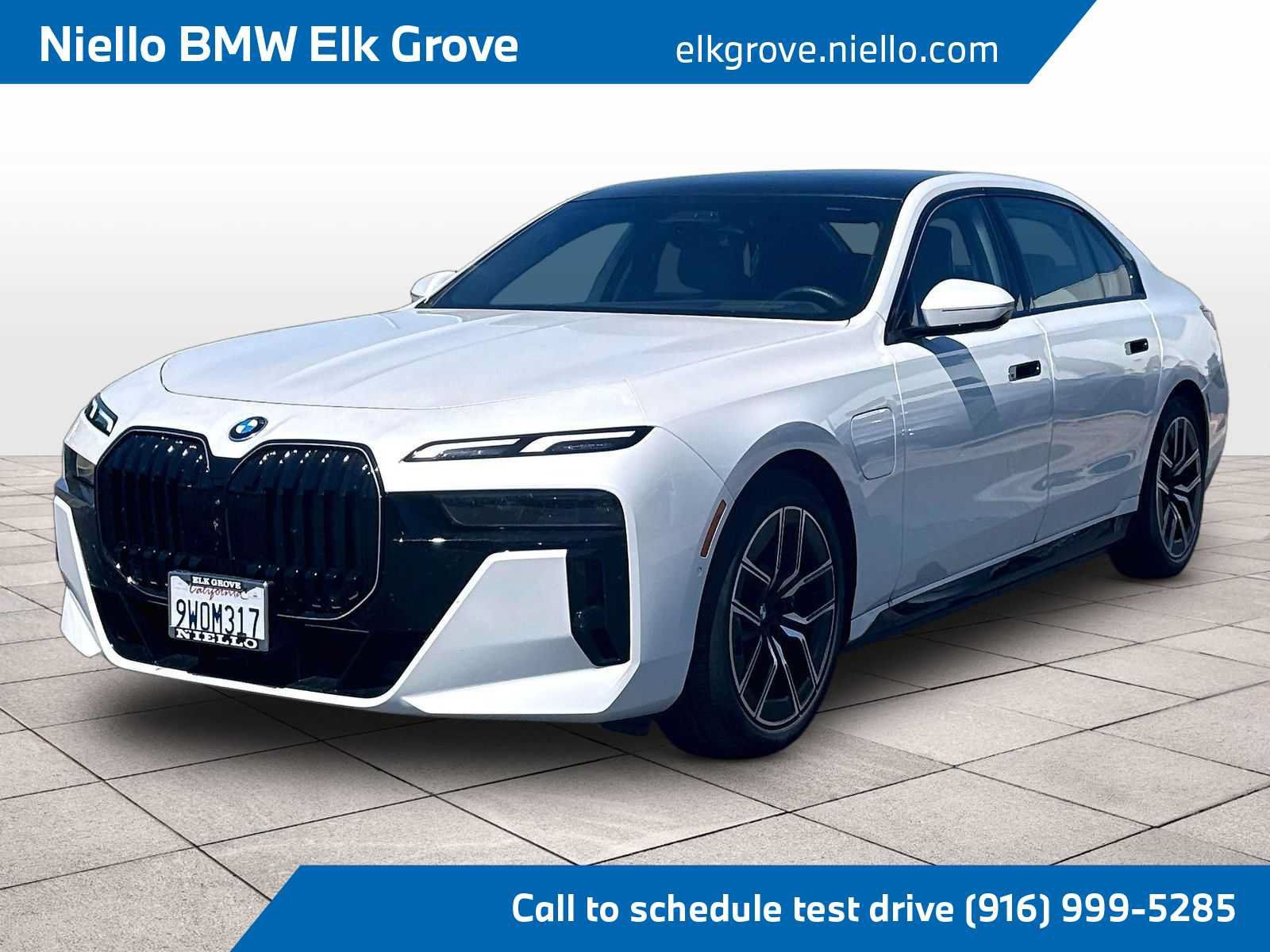 Used 2026 BMW 750e xDrive AWD/4WD image 1