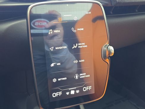 Used 2023 McLaren Artura RWD image 14