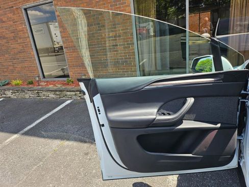 Used 2023 Tesla Model X AWD/4WD image 32