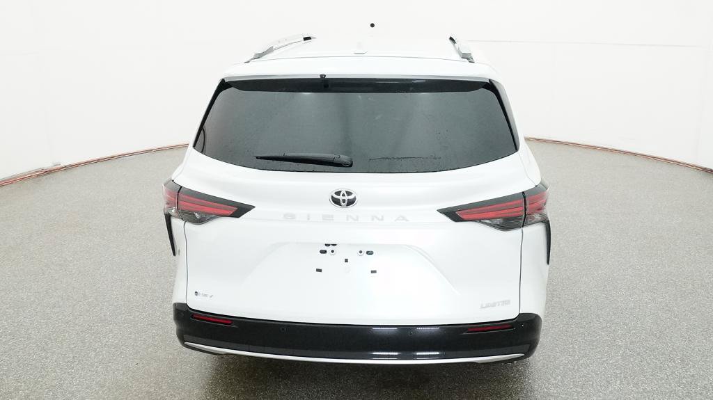 Used 2026 Toyota Sienna Limited FWD image 10