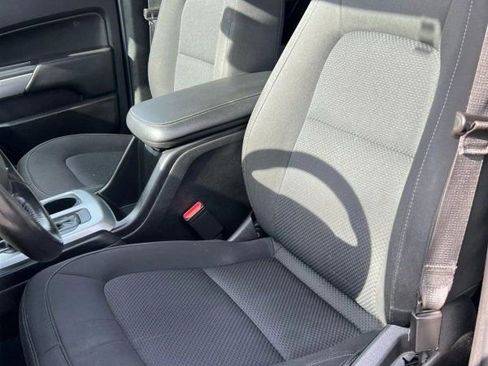 Used 2021 Chevrolet Colorado LT w/ LT Convenience Package image 14