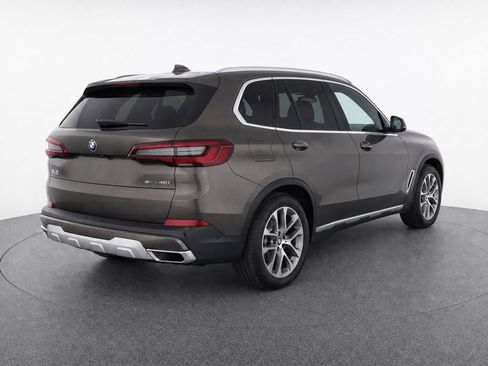 Used 2021 BMW X5 sDrive40i w/ Premium Package RWD image 3