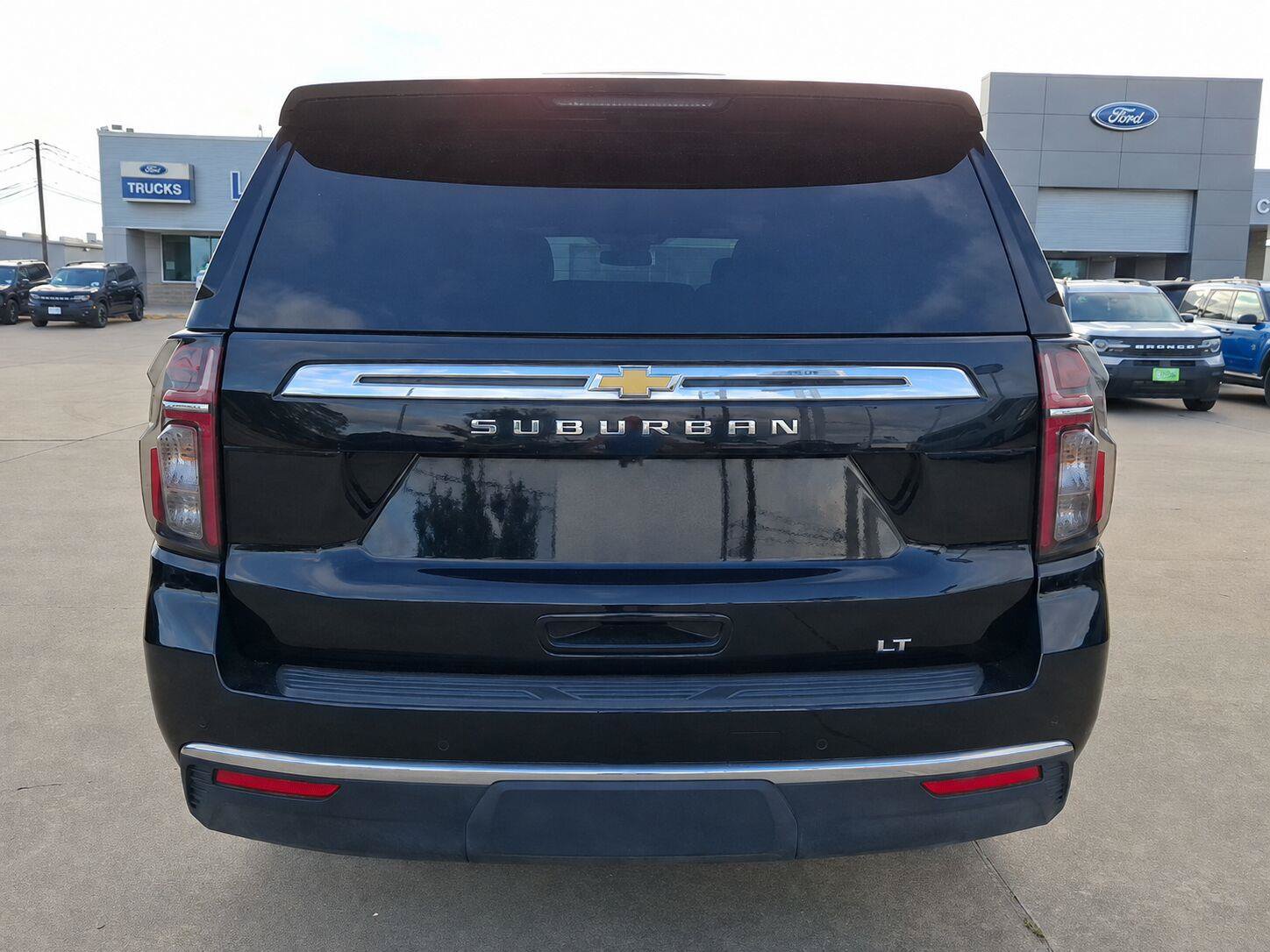 Used 2024 Chevrolet Suburban LT AWD/4WD image 30