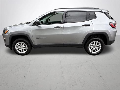 Used 2017 Jeep Compass Sport w/ Tech Group AWD/4WD image 8