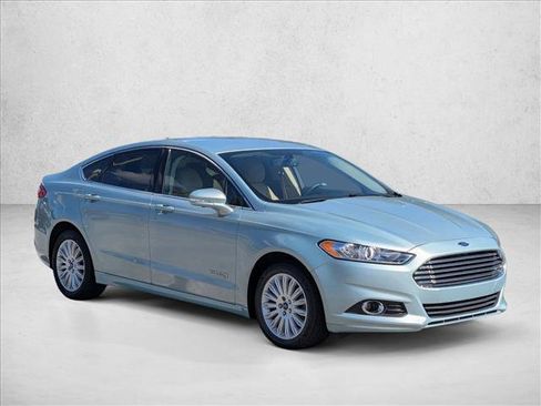 Used 2014 Ford Fusion SE w/ Equipment Group 502A image 3