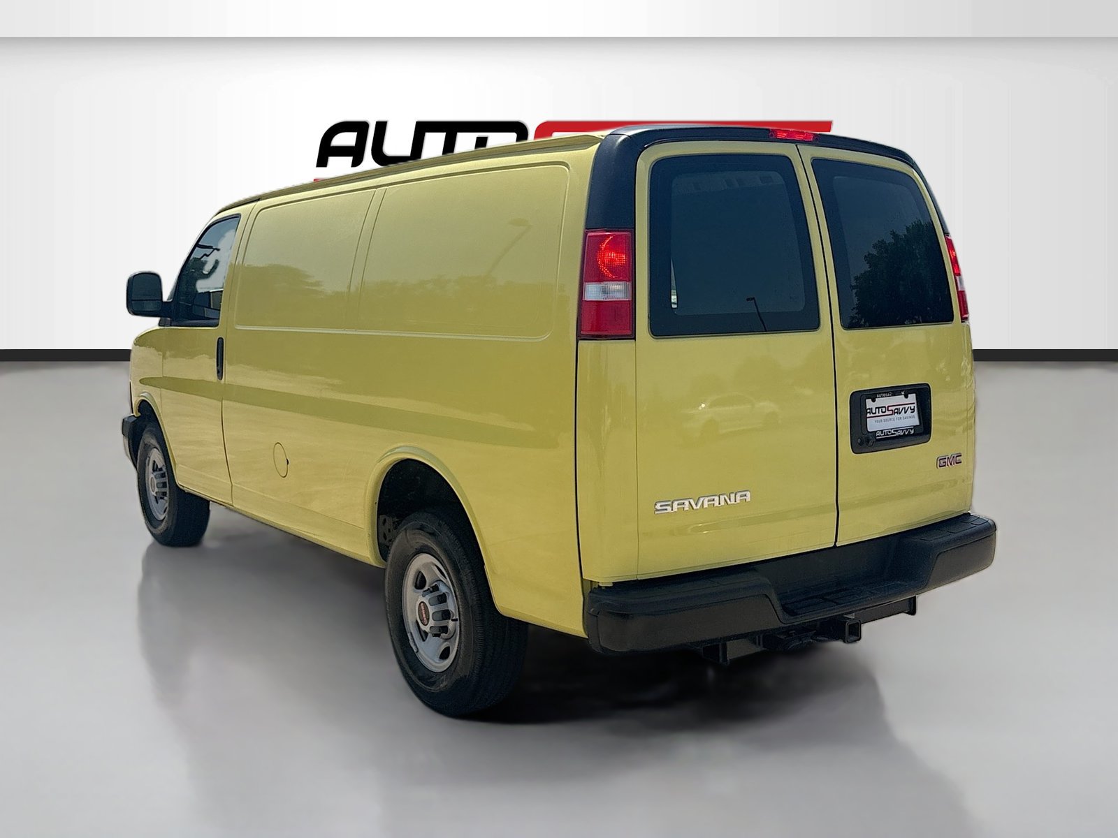 Used 2025 GMC Savana 2500 w/ Enhanced Convenience Package RWD image 5