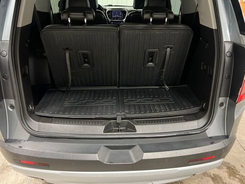 Certified 2021 GMC Acadia SLT w/ Technology Package image 11