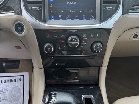 Used 2013 Chrysler 300 image 15