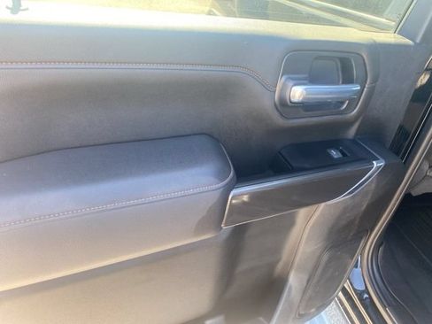 Used 2022 GMC Sierra 2500 AT4 w/ AT4 Preferred Package AWD/4WD image 12