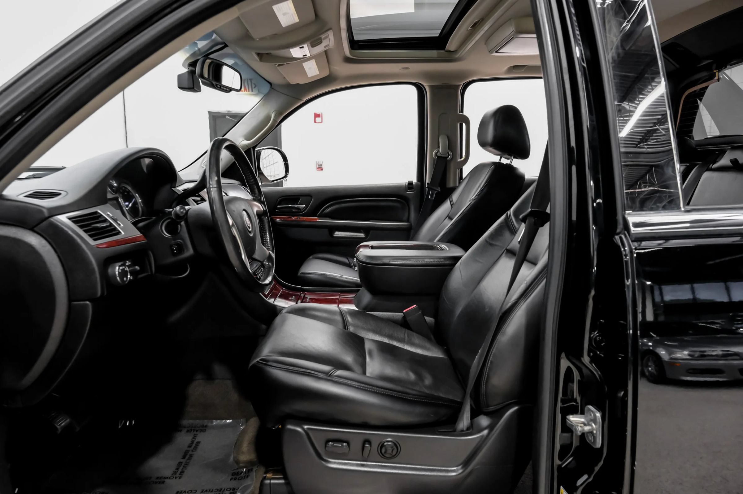 Used 2012 Cadillac Escalade EXT Premium AWD/4WD image 18