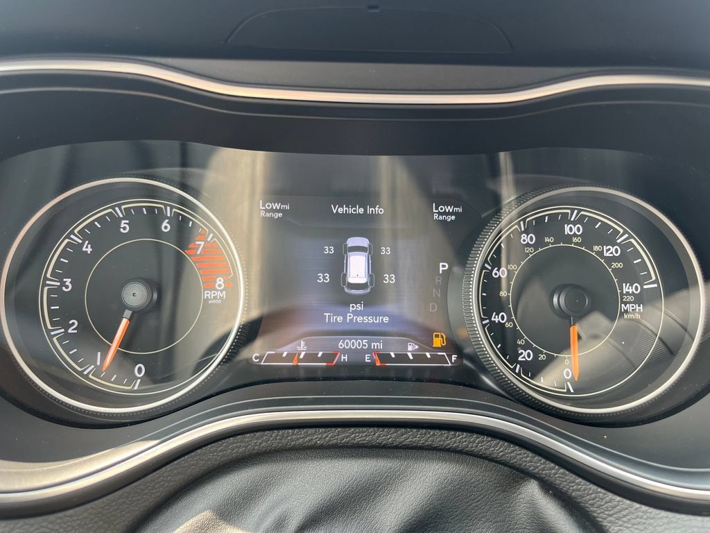 Used 2019 Jeep Cherokee Limited AWD/4WD image 19