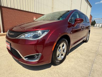 Used 2017 Chrysler Pacifica Touring-L Plus