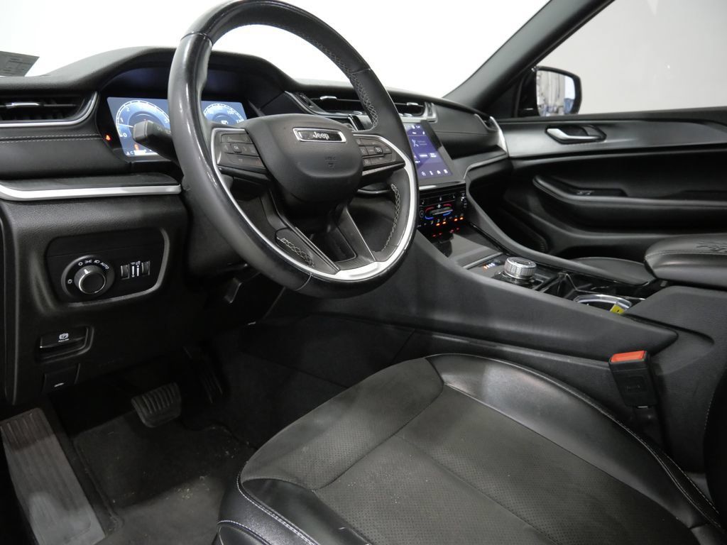 Used 2023 Jeep Grand Cherokee L Laredo AWD/4WD image 9