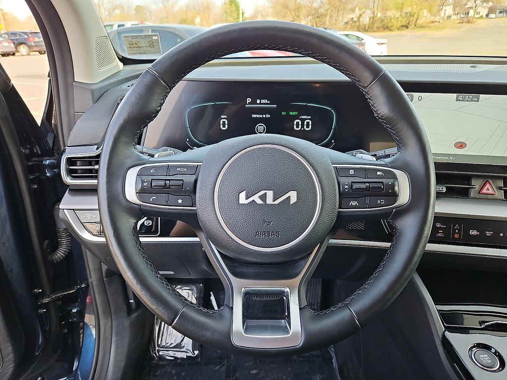 Used 2023 Kia Sportage EX AWD/4WD image 22