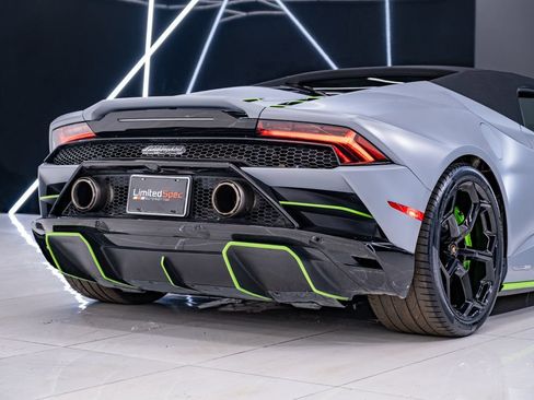 Used 2023 Lamborghini Huracan EVO RWD image 24