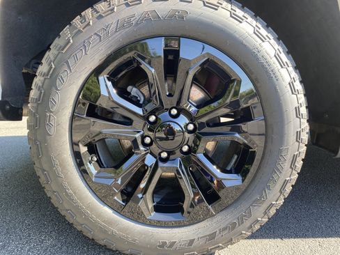 Used 2024 Chevrolet Silverado 1500 High Country w/ Technology Package AWD/4WD image 48
