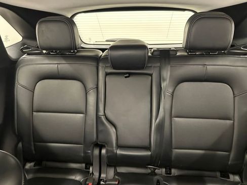 Certified 2025 Ford Escape Platinum image 30