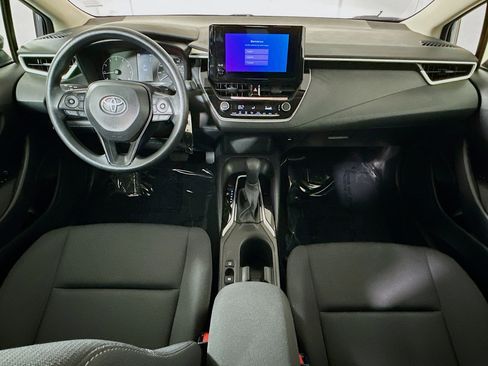 Used 2025 Toyota Corolla LE image 26