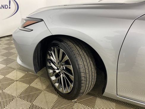 Used 2024 Lexus ES 350 Ultra Luxury w/ Accessory Package (Z1) image 23