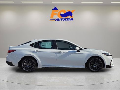 Used 2026 Toyota Camry SE w/ Multimedia Upgrade Package image 6