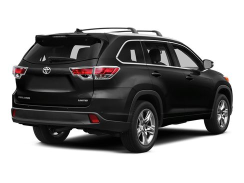 Used 2015 Toyota Highlander LE AWD/4WD image 3