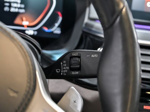 Used 2022 BMW M550i xDrive w/ Premium Package image 33