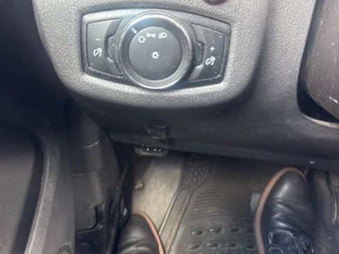 Used 2017 Ford Transit Connect XL FWD image 25