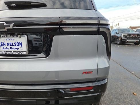 New 2026 Chevrolet Traverse RS image 9