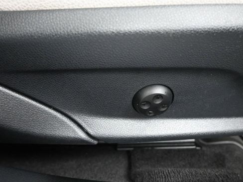 Used 2016 Mercedes-Benz C 300 4MATIC Sedan image 42