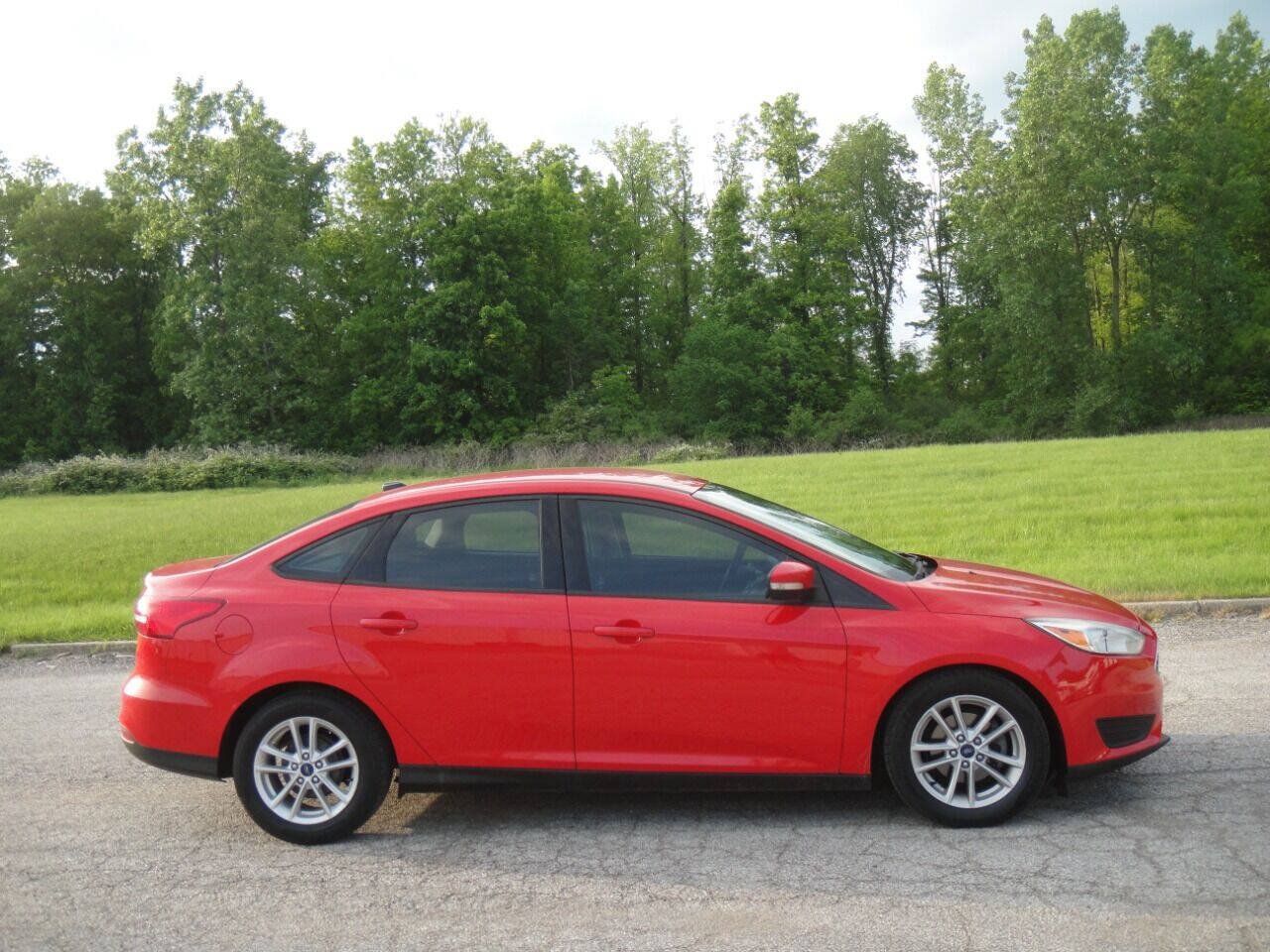 Used 2017 Ford Focus SE FWD image 5