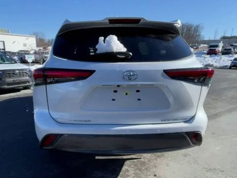 Used 2023 Toyota Highlander Limited AWD/4WD image 3