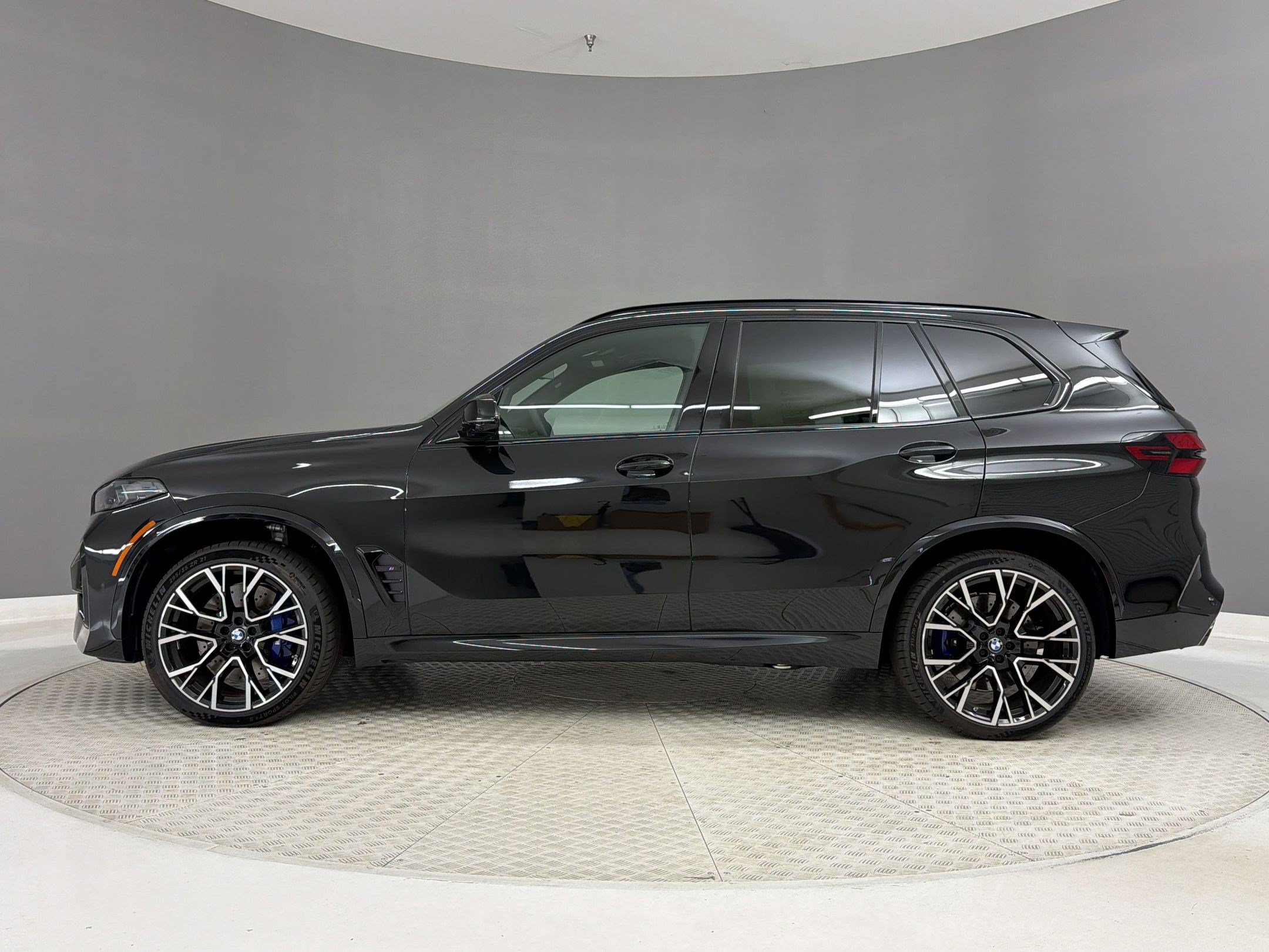 New 2026 BMW X5 M Competition w/ Executive Package AWD/4WD image 2