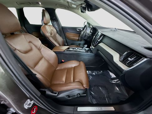 Used 2018 Volvo XC60 T6 Inscription w/ Convenience Package image 29