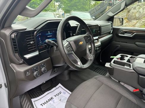 Used 2024 Chevrolet Silverado 1500 LT AWD/4WD image 43