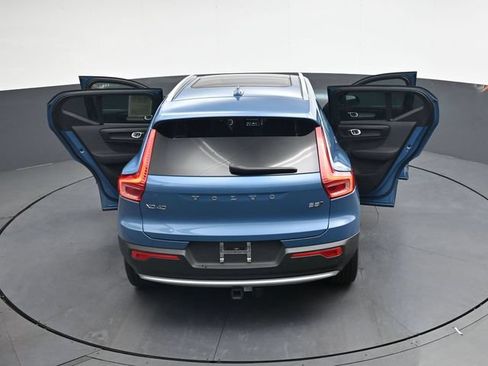 Used 2024 Volvo XC40 B5 Plus AWD/4WD image 38