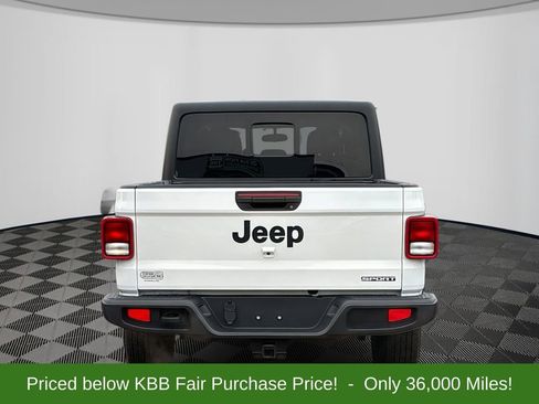 Used 2021 Jeep Gladiator Sport image 5