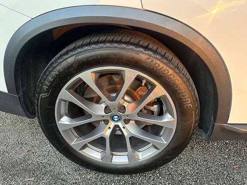 Used 2024 BMW X5 xDrive50e AWD/4WD image 24