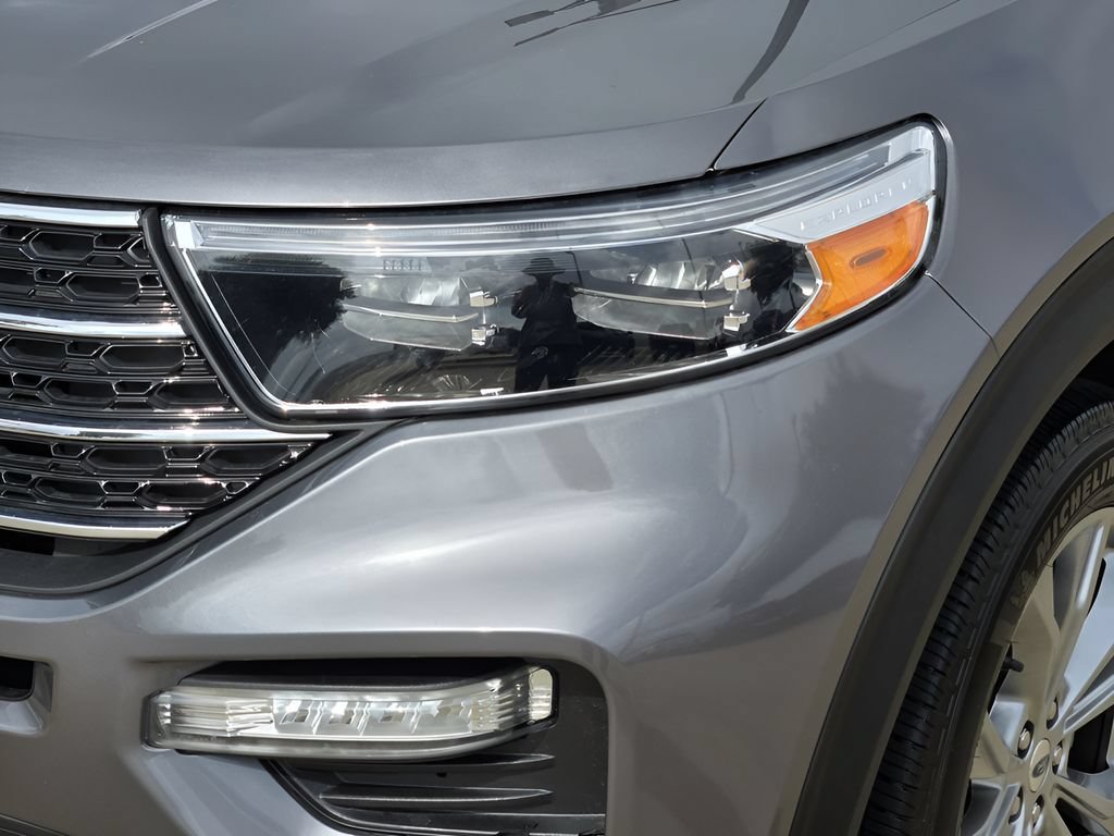 Used 2024 Ford Explorer XLT AWD/4WD image 9