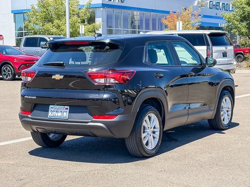 Used 2023 Chevrolet TrailBlazer LS FWD image 4