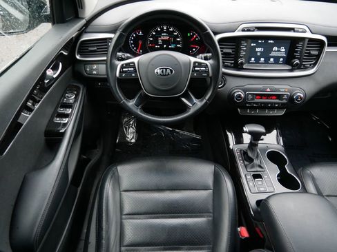 Used 2019 Kia Sorento EX image 12