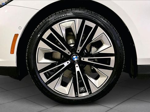 Certified 2026 BMW 530i xDrive w/ Premium Package AWD/4WD image 11