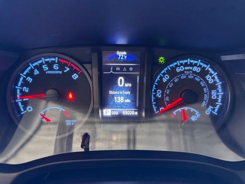Used 2022 Toyota Tacoma SR image 29