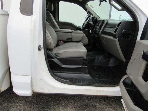 Used 2018 Ford F250 XL w/ Power Equipment Group RWD image 13