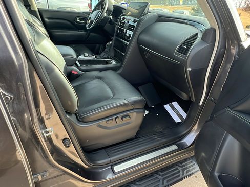 Used 2024 INFINITI QX80 Luxe image 19